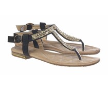 STARING AT MY FEETS BLACK