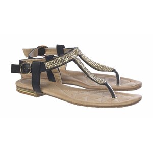 STARING AT MY FEETS BLACK