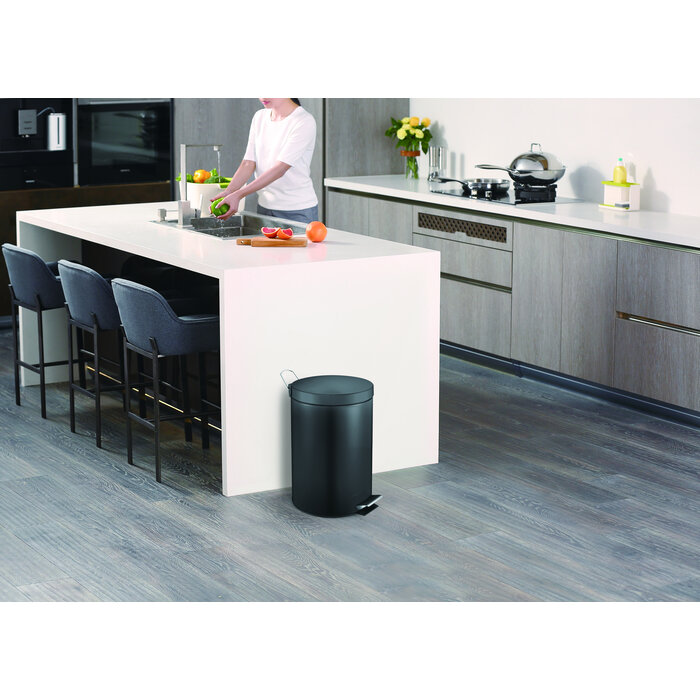 Pedaalemmer 20 liter zwart