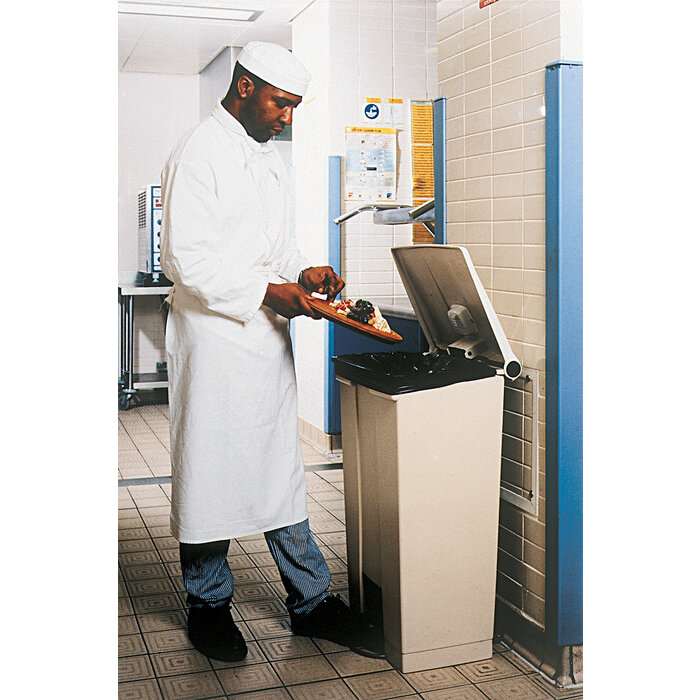 Rubbermaid Step-On Classic container 87 liter beige