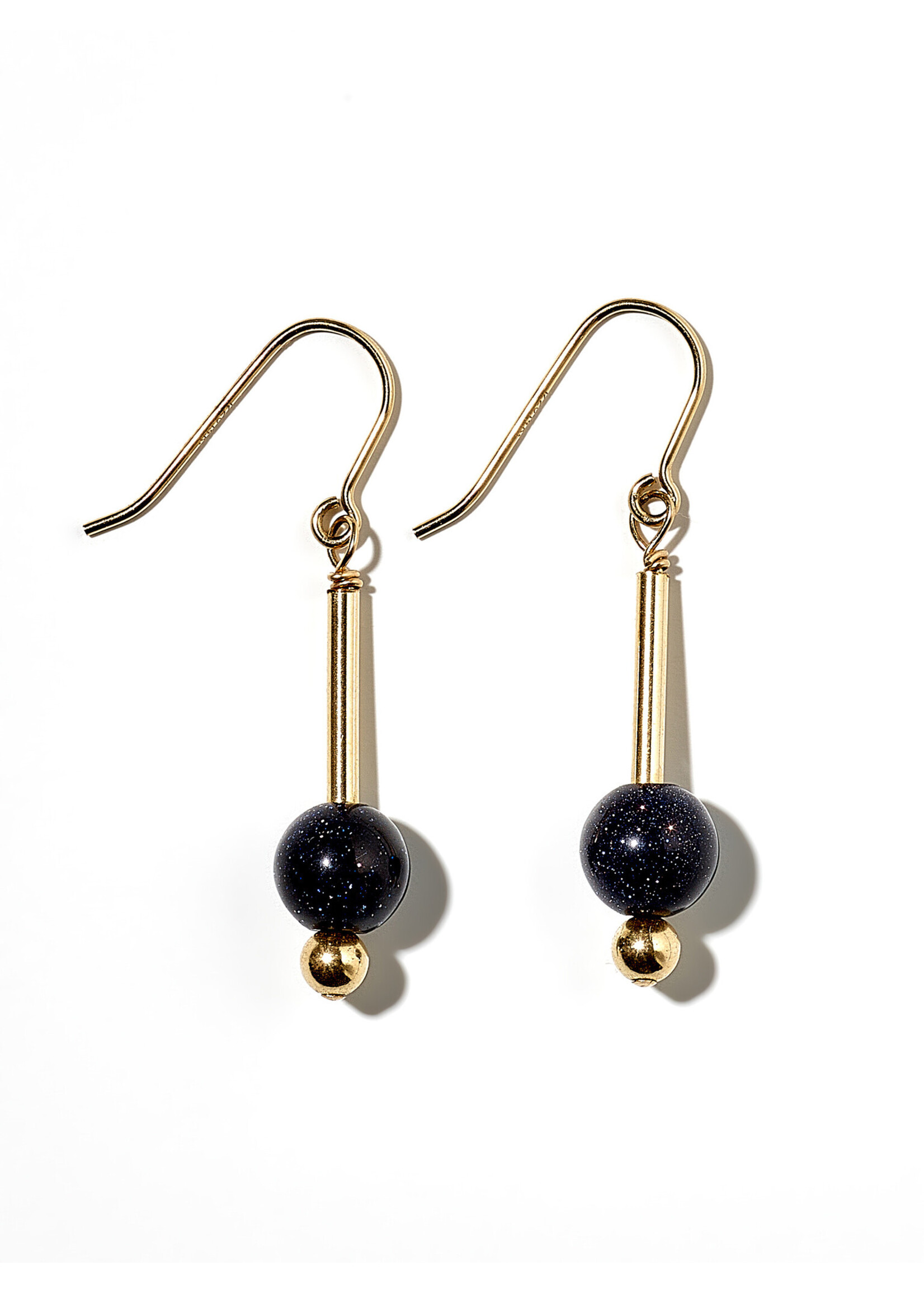 NANA LOU, Ohrhänger, 14-karat gold filled, blauer Sandstein