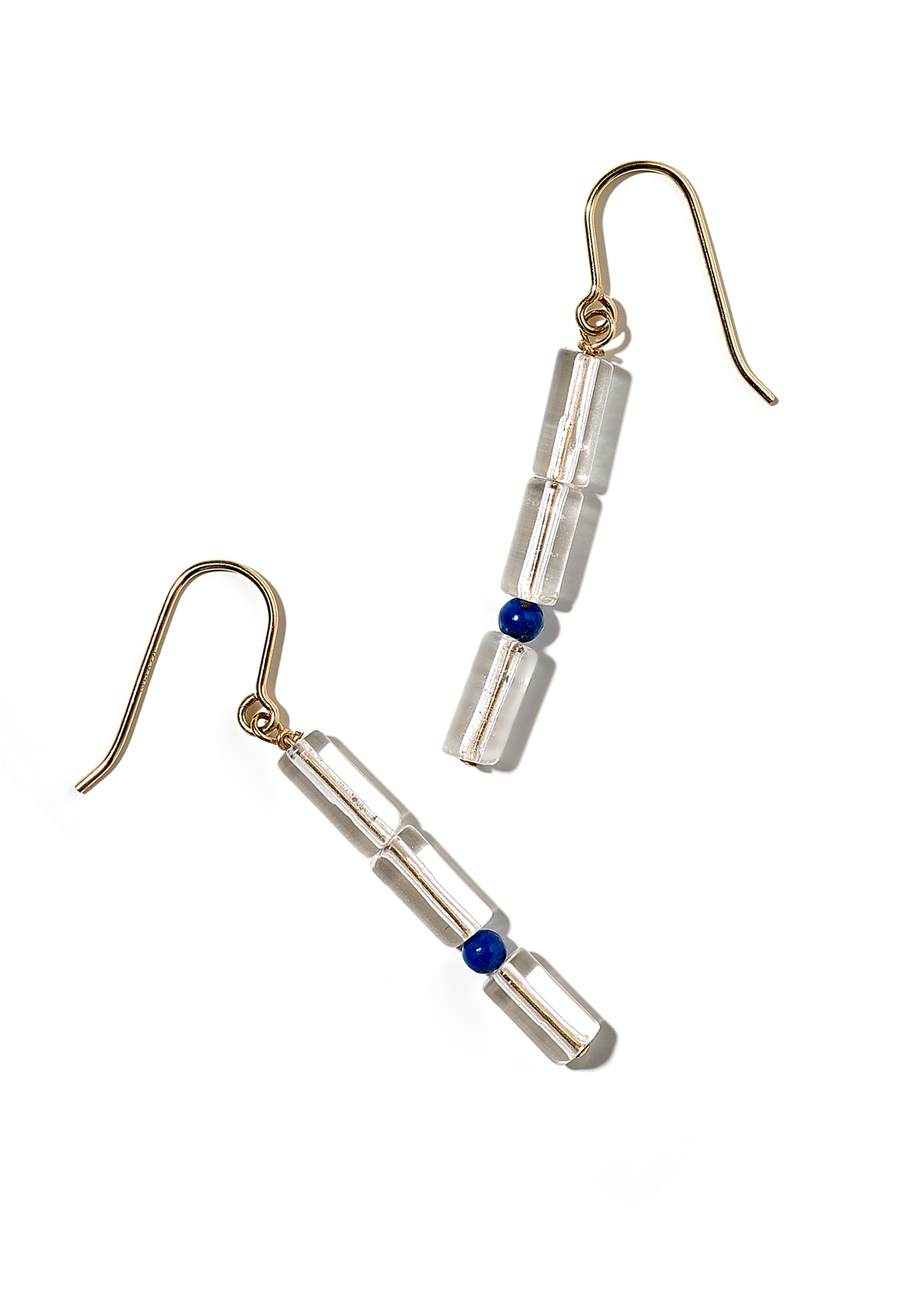SABINA, Ohrhänger, 14-karat gold filled, Bergkristall und kleiner Lapis Lazuli