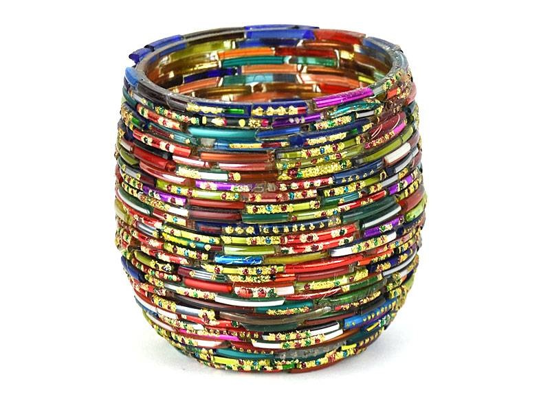 Teelichthalter mit bunten Armreifen