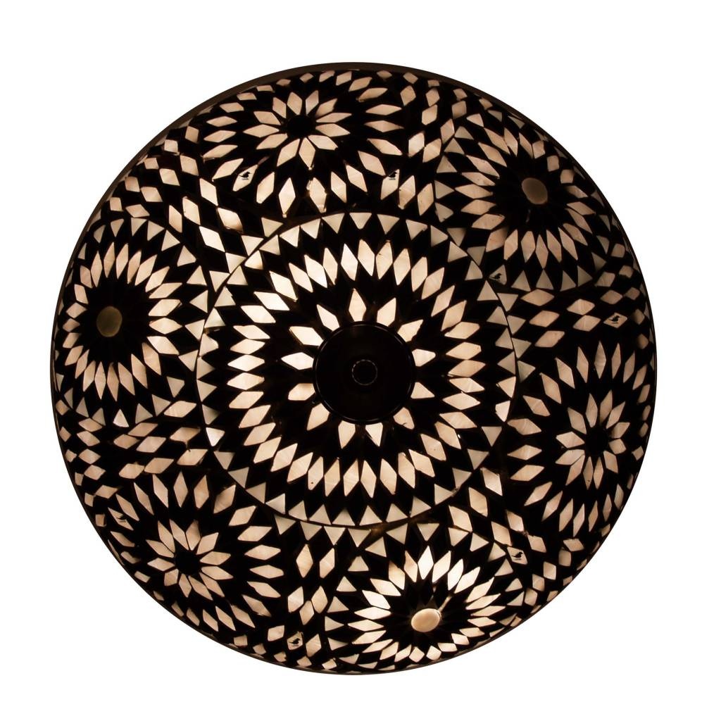 Deckenlampe mit schwarz-weißem Glasmosaik
