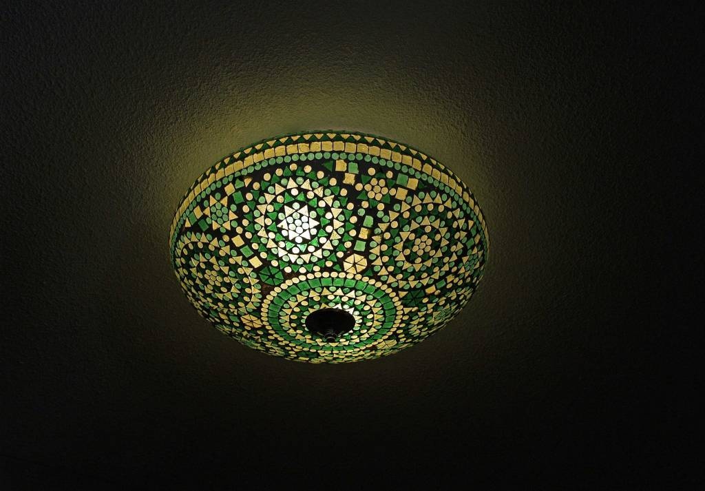 Orientalische Deckenlampe in Grün-Gelb