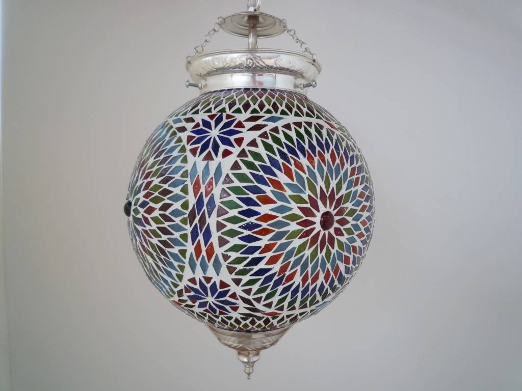 Orientalische Hängelampe aus buntem Glasmosaik