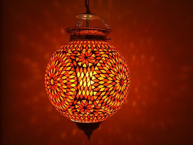 Orientalische Hängelampe in Rot mit Mosaikmuster