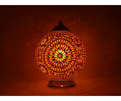 Orientalische Tischlampe aus rotem Glasmosaik