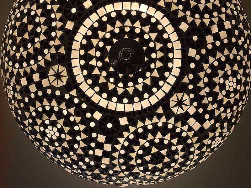 Schwarz-Weiße Mosaik-Deckenleuchte