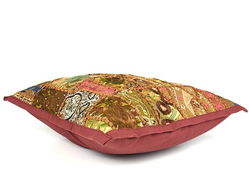 Braunes Kissen aus Indien