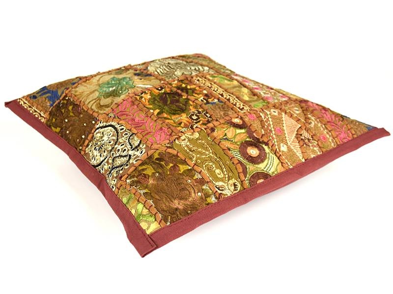 Braunes Kissen aus Indien