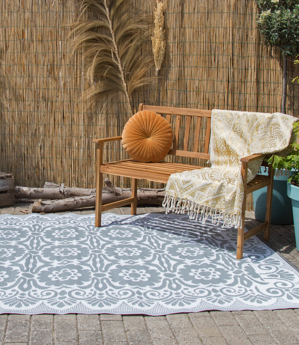 Grauer-weißer Outdoor-Teppich