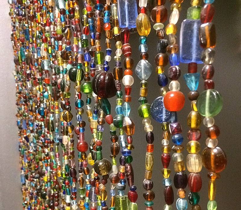 Perlenvorhang aus Glas, bunt.