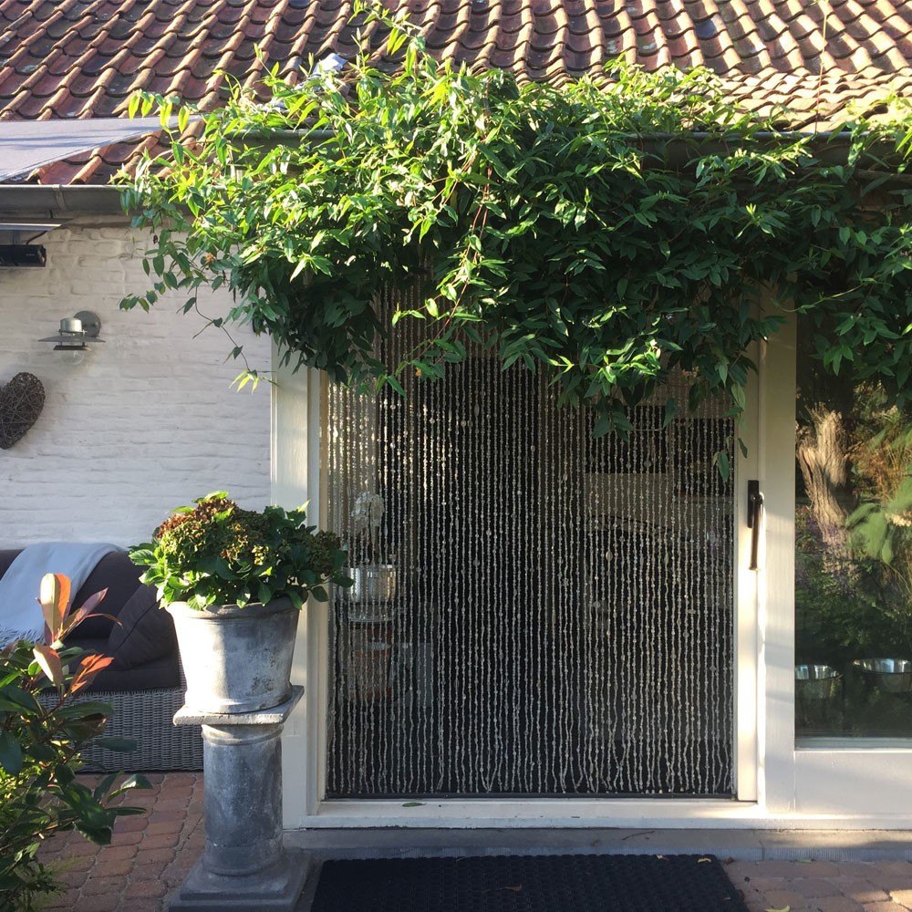 Transparenter Glasperlenvorhang