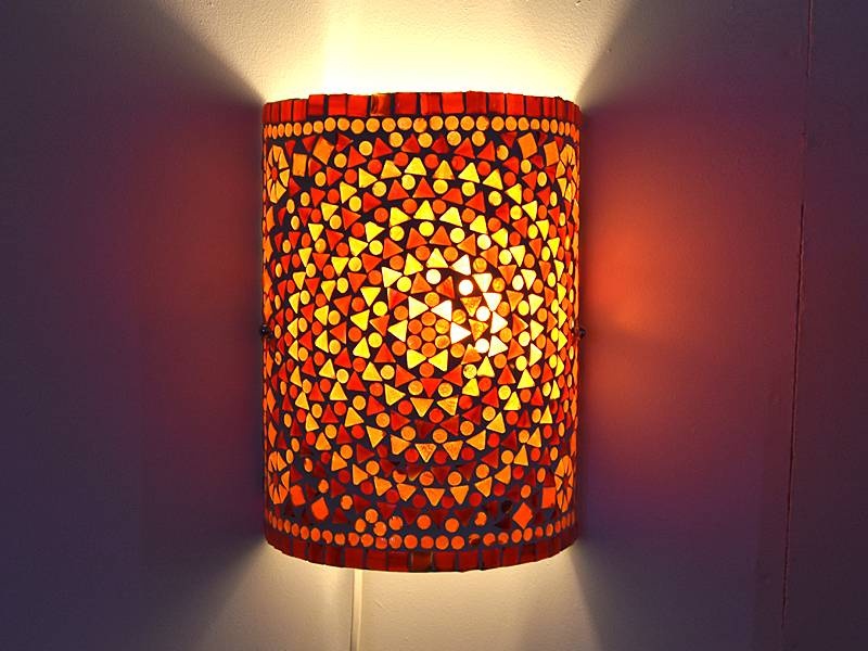 Orientalische Wandlampe mit Glasmosaik