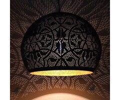 Filigranlampe mit Löchern