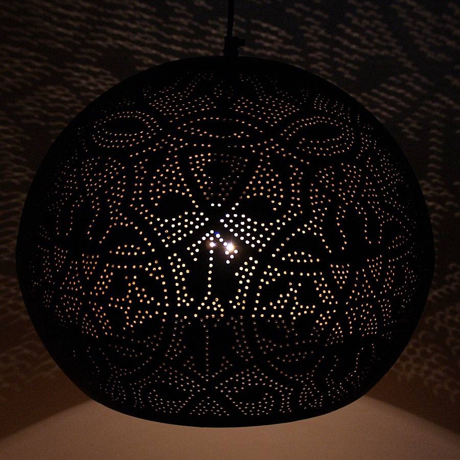 Filigrane Hängelampe mit Gold