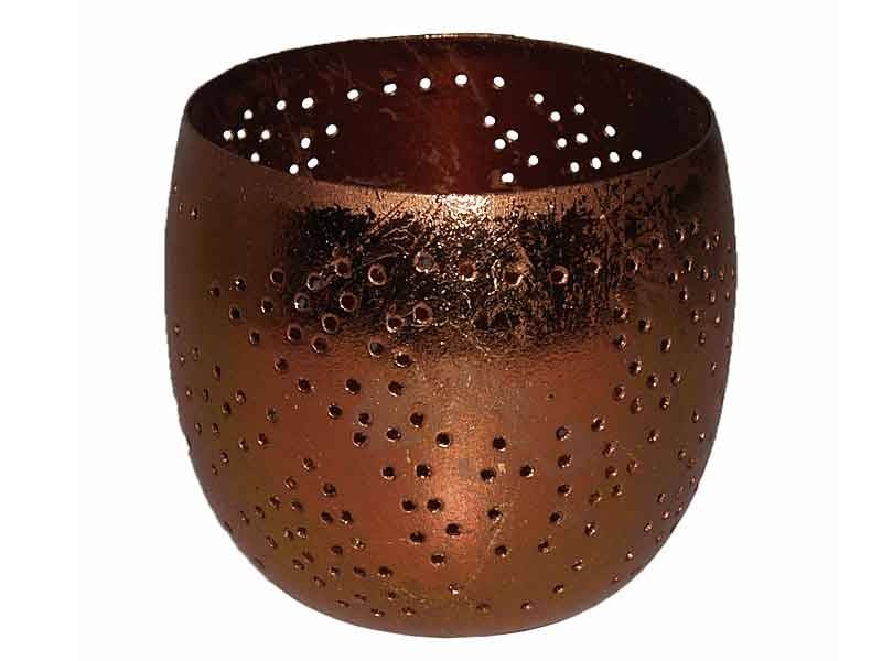 Windlicht mit filigranem Kupfermuster.