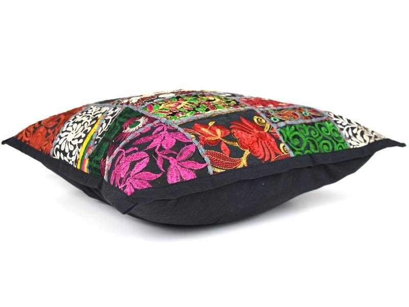 Orientalisches schwarzes Kissen