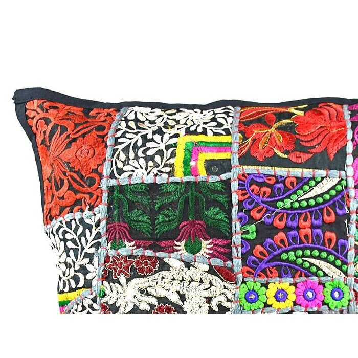 Orientalisches schwarzes Kissen