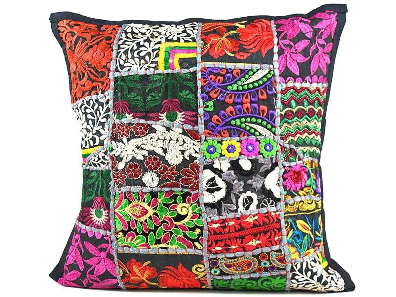 Orientalisches schwarzes Kissen