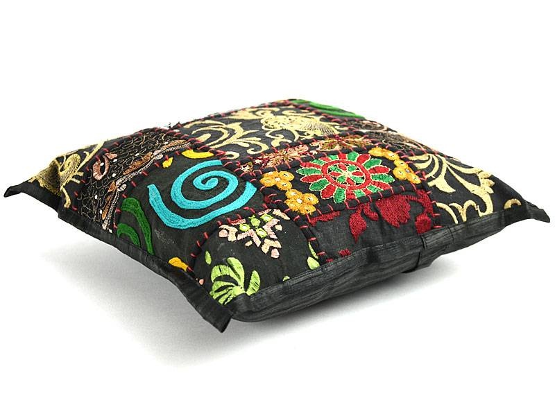 Orientalisches schwarzes Kissen