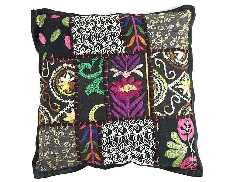 Orientalisches schwarzes Kissen