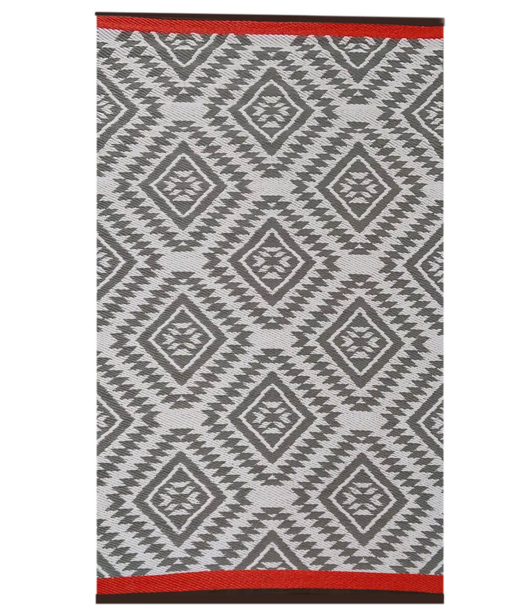 Roter Außenteppich mit Grau
