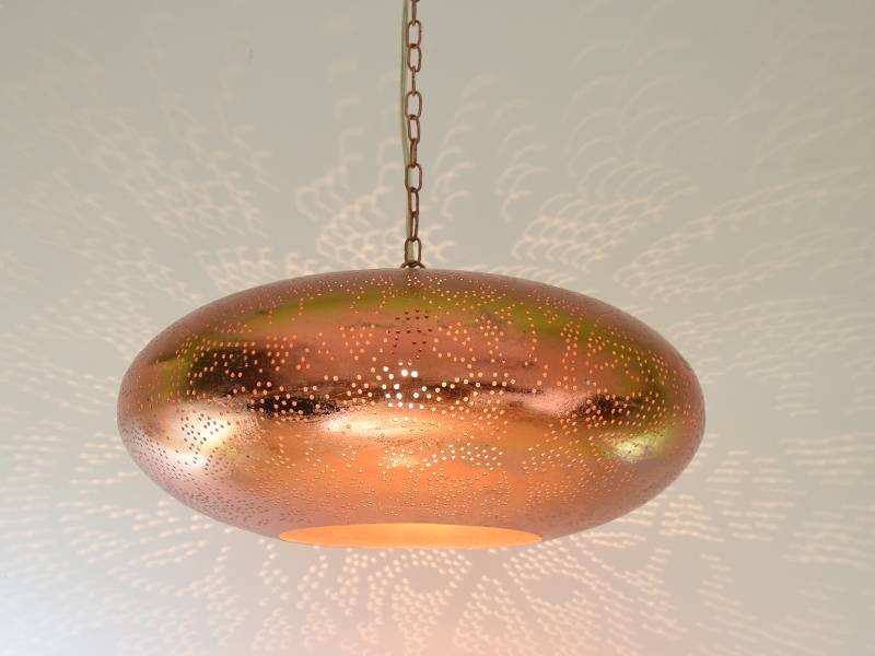 Kupferne filigrane Vintage-Hängelampe