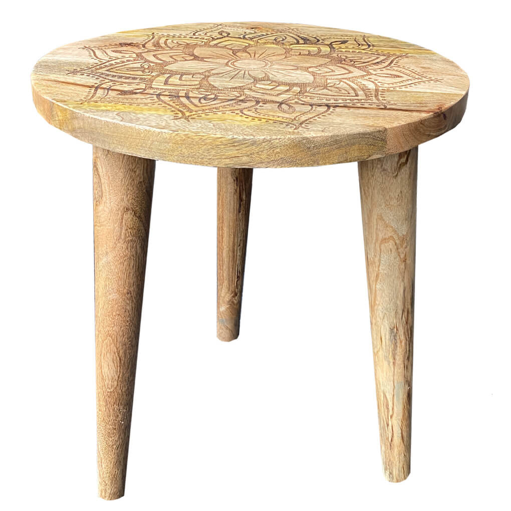 Lotus-Hocker in Naturfarben