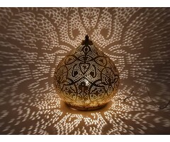 Filigrane Tischlampe im arabischen Gold