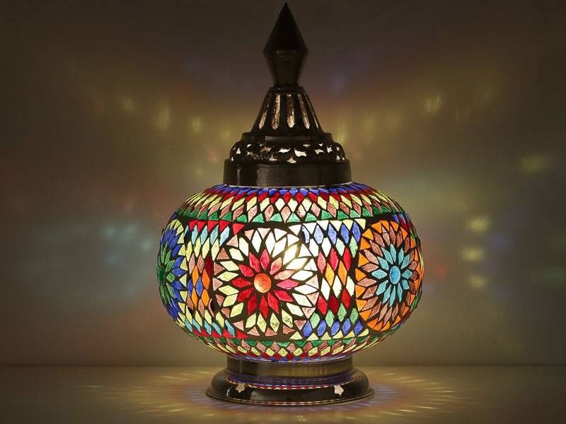 Orientalische Tischlampe mit buntem Kürbisdesign