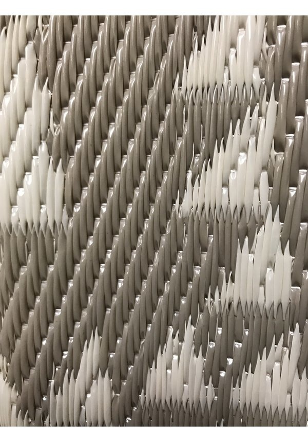 Wonder Rugs Runder Außenteppich in Grau-Taupe.