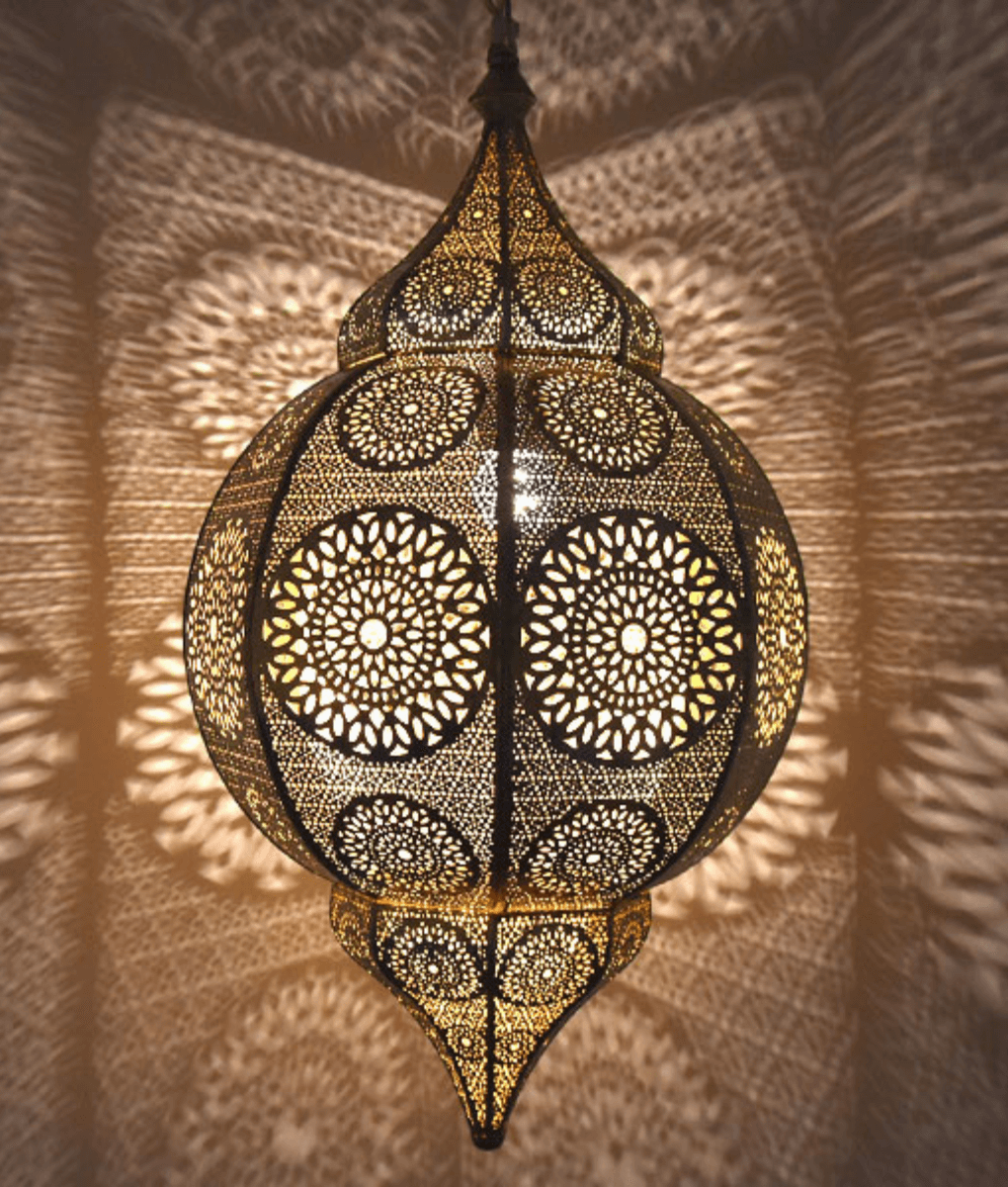 Goldene Hängelampe mit Filigran