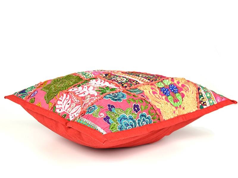 Rotes Patchwork-Kissen