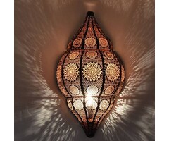 Filigrane Wandlampe