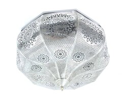 Große filigrane Deckenleuchte