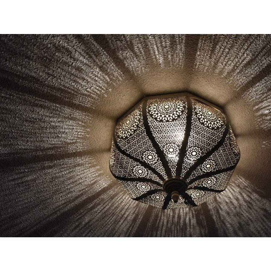 Filigrane silberne Deckenleuchte