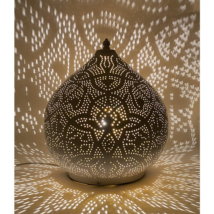 Silberne orientalische Tischlampe