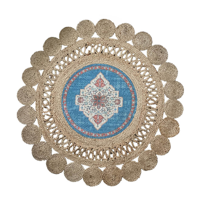 Ein rundes Jute-Teppich mit geflochtenem Blumenmuster