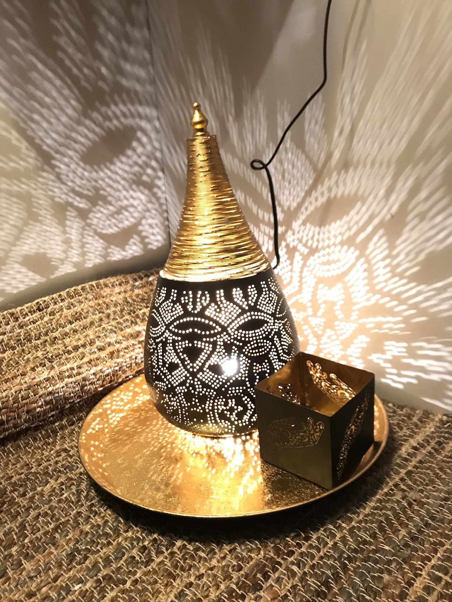 Orientalische Tischlampe schwarz mit Gold