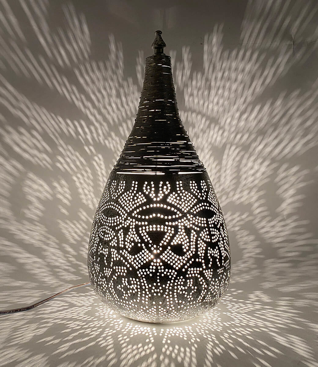 Silberne orientalische Tischlampe