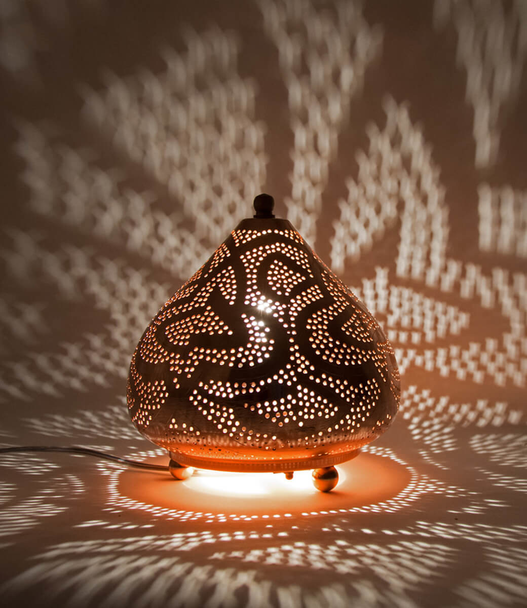 ägyptische Tischlampe aus Kupfer