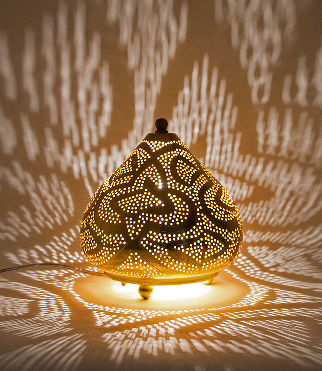 Goldene orientalische Tischlampe