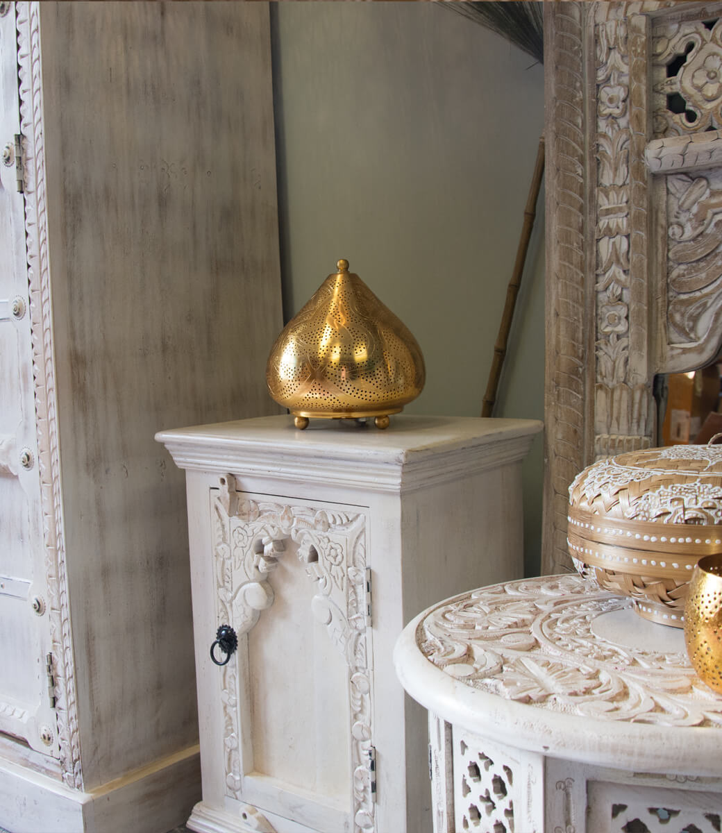 Goldene orientalische Tischlampe