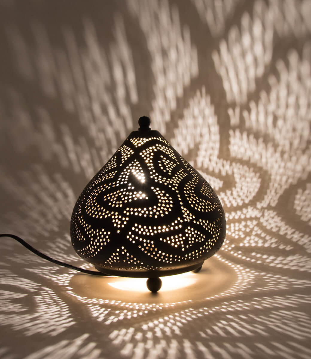 Schwarze orientalische Tischlampe