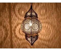 Filigrane goldene Hängelampe