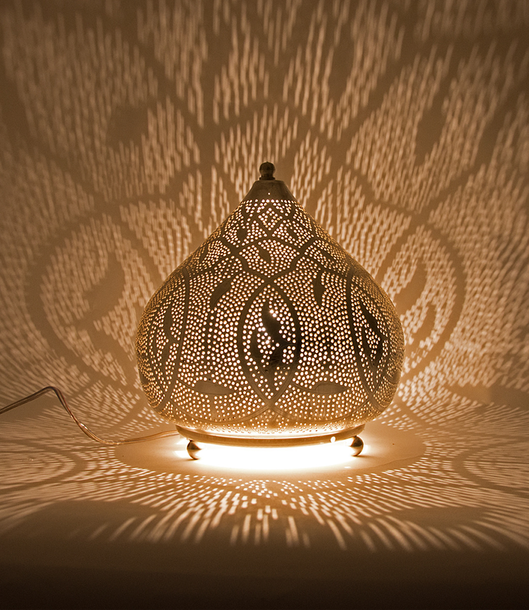 Tischlampe in Weiß mit Gold