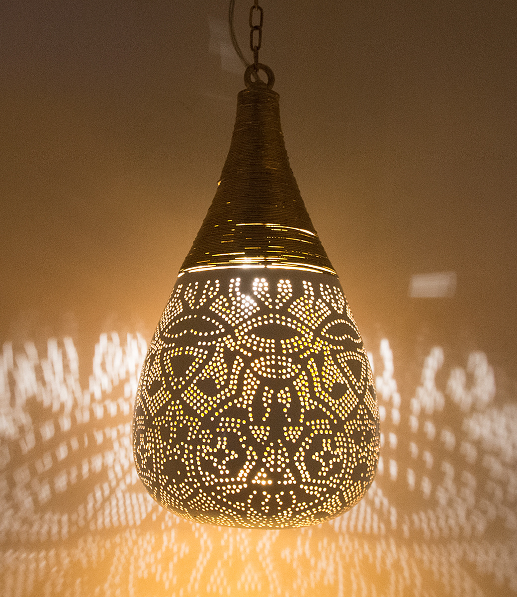 Orientalische Hängeleuchte aus weißem Draht