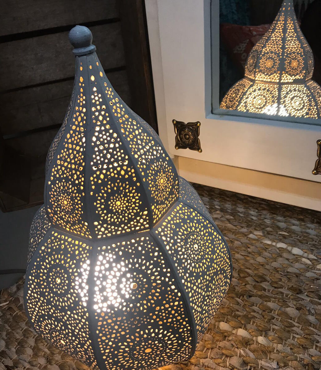 1001-Nacht-Tischlampe in Weiß